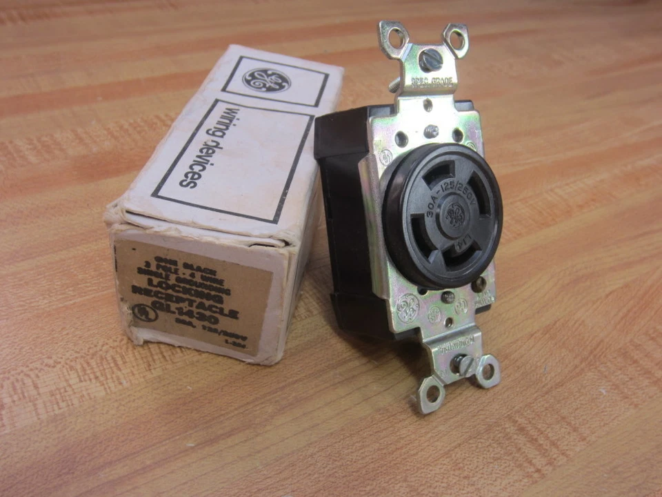 GE GL1430 Receptacle Single Gr3 Poles 4 Wire