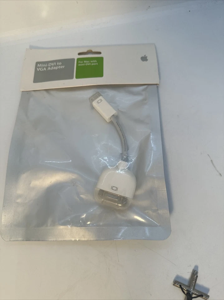 APPLE MACBOOK MINI DVI TO VGA ADAPTER M9320G/A - Image 1 of 3