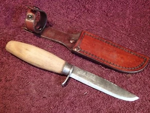 BEL FODERO IN PELLE AFFILATO COLTELLO VINTAGE FROSTS MORA con manico in legno SVEZIA SVEDESE - Foto 1 di 8