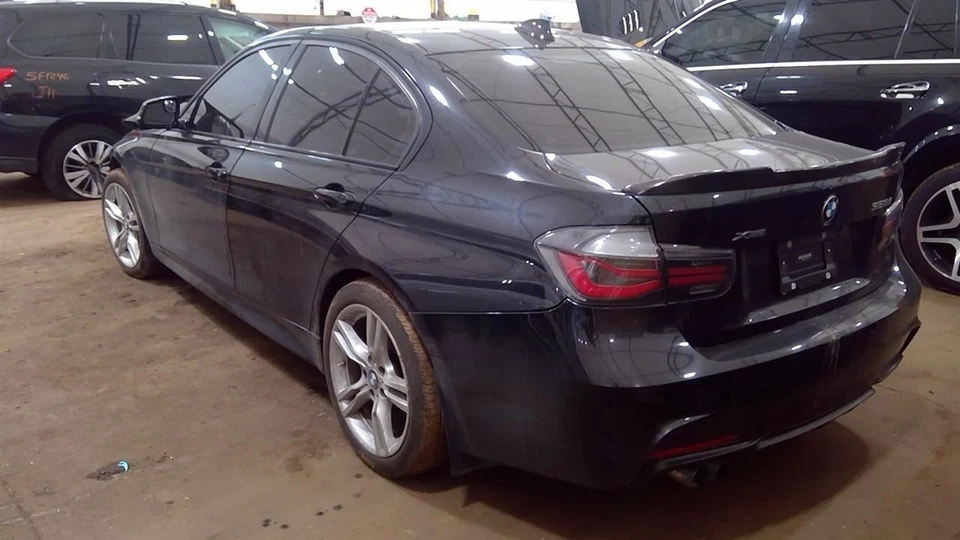 (LOCAL PICKUP ONLY) Back Glass Fits 12-18 BMW 320i 6851576 - Image 1 of 4