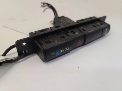 Panel de interruptor de tracción Dodge Grand Caravan 2012-2020 peligro Foto 1 de 4