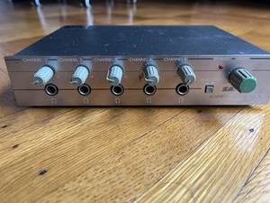 Samson Q5 5-Channel Headphone Amplifier (Used, Untested, No Cords) - Picture 1 of 7