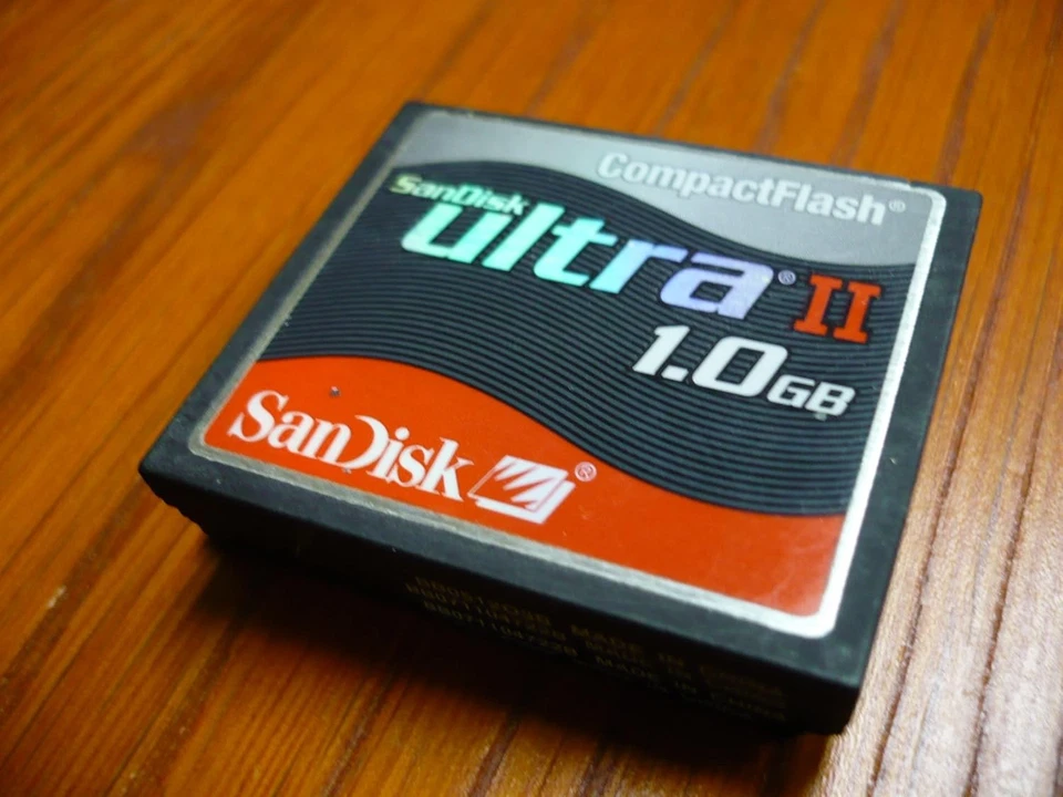 SanDisk 1 GB Ultra II CompactFlash Card (SDCFH-1024-901) - Image 1 of 1
