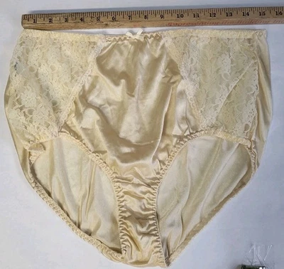 De colección Amarillo Satinado Encaje Recortado Caderas Withba Pequeño Lazo Talla 13 Grannycore 11052 Foto 1 de 4