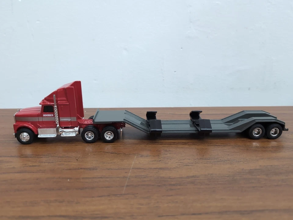 1/64 Ertl Toy Hoober Tractor Trailer Truck Dealership Set Case IH - Image 1 of 2