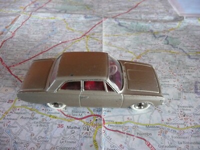 Dinky toys plymouth belvédère 1/43 - Collection