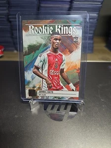 2023-24 Panini Donruss FIFA - Rookie Kings Jorrel Hato #14 (RC) - Imagen 1 de 2
