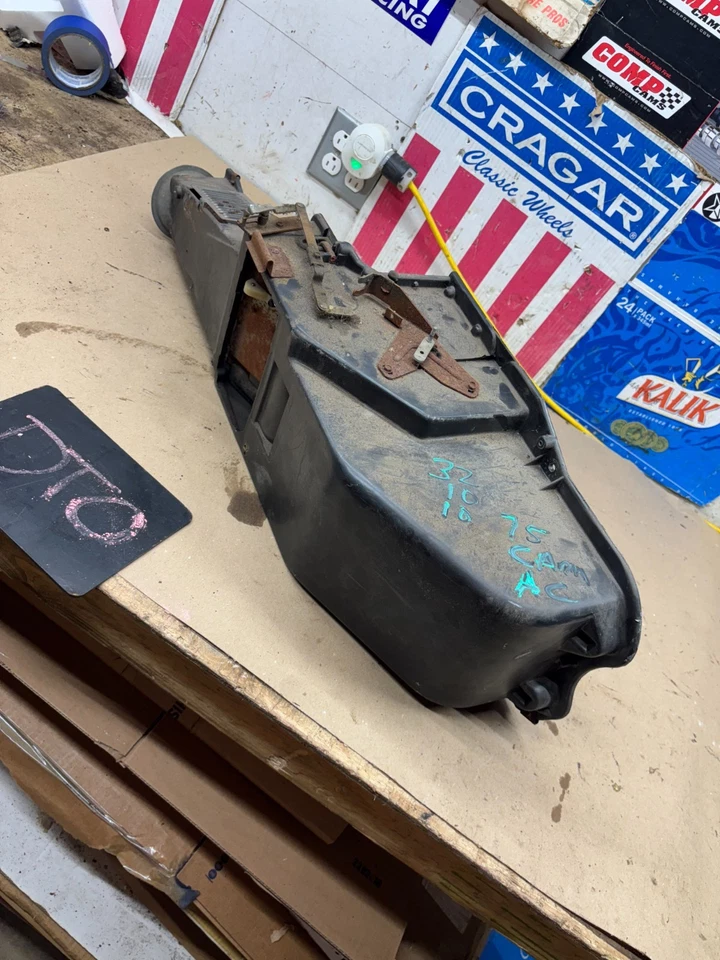 1970 1976 1977 1981 Camaro Firebird transmisión automática debajo del tablero calefacción caja montaje núcleo Foto 1 de 4