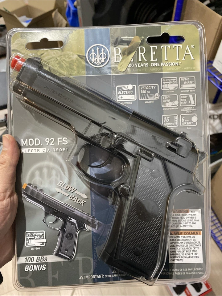 Лицензированный электрический пневматический мягкий пистолет Umarex Beretta Mod 92FS с отдачей 6 мм новый в упаковке - Изображение 1 из 1