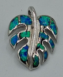 925 PCU Sterling Silver Leaf Pendant with Blue/Green Stones 3/4" x 7/8" - Picture 1 of 3