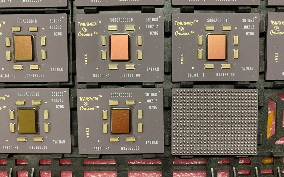 Vintage & New Transmeta TM5800 CPU Crusoe 5800A080010 VLIW x86 Processor BGA474 - Image 1 of 2