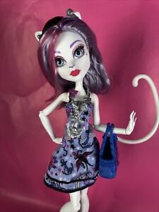 Shriekwrecked Catrine DeMew Monster High tail purple hair doll