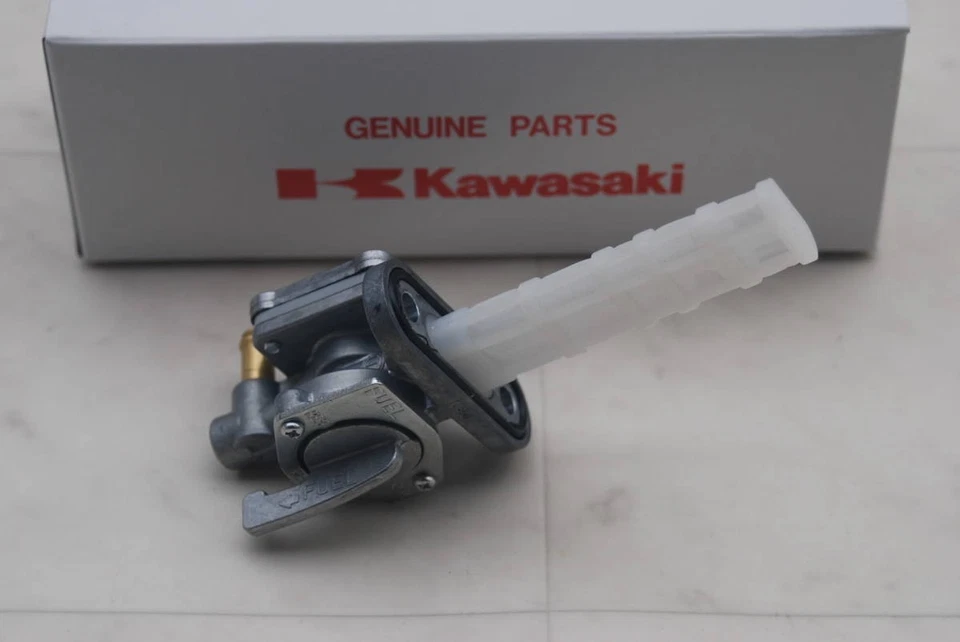 Genuino Kawasaki GPZ750 Fuel Cock Petcock paso 44 mm Foto 1 de 3