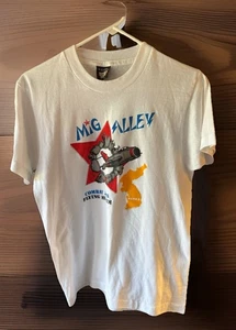 Camiseta vintage MIG ALLEY para hombre talla M blanca aviones de combate museo volador - Imagen 1 de 2