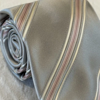 Corbata de seda plateada con rayas rosas y blancas Donald Trump Signature Collection nueva con etiquetas Foto 1 de 4