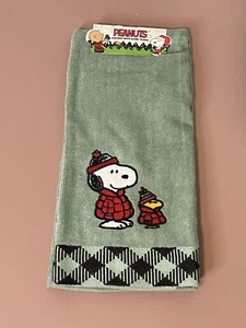 NUEVO Snoopy & Woodstock Abrigo acolchado Navidad Cacahuetes Baño Toalla de mano 16X25 - Imagen 1 de 3