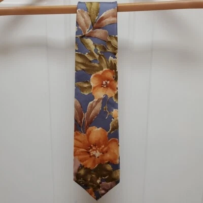 Gravata floral de seda Christian Dior Monsieur, laranja e roxo flores em azul, 56x3,5" - Imagem 1 de 4