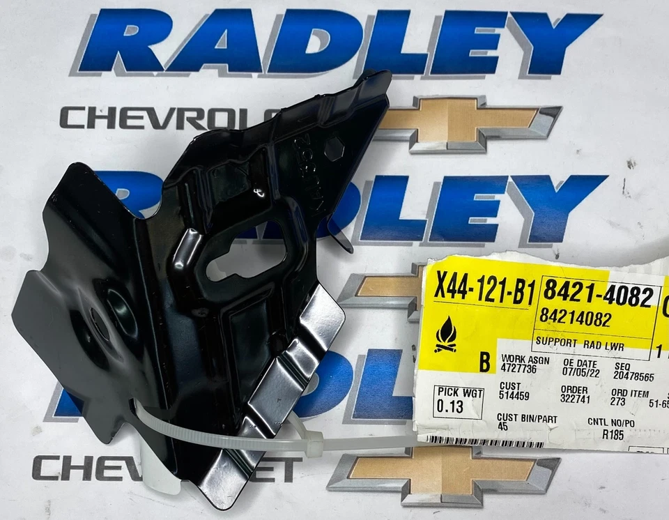 NEW GM OEM RIGHT- OUTER SUPPORT- GENERAL MOTORS GMC 84214082 - Изображение 1 из 1