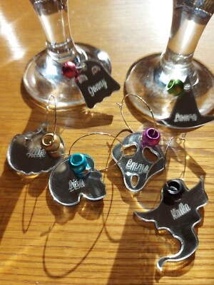 PACK OF 6 PERSONALISED ENGRAVED HALLOWEEN PARTY WINE GLASS CHARMS TABLE DECO - Image 1 of 3