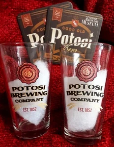 2 seltene Potosi Brewing Company 16 Unzen Pint Biergläser & 2 Untersetzer. Potosi, WI - Bild 1 von 1