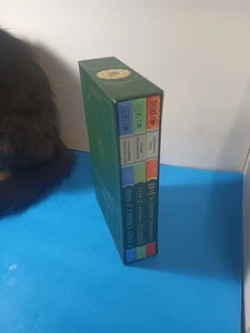 Hogwarts Library 3 Book Hardcover Boxed Set Harry Potter JK Rowling - Imagen 1 de 5