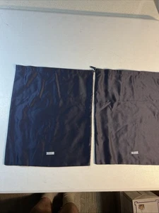 LOTTO 2 sacchetti parapolvere Prada blu scuro 15,5”x12,5”  - Foto 1 di 9
