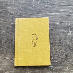 1. Auflage 1968 Pooh hört ein summendes Geräusch und trifft einige Bienen A.A. Milne Minibuch - Bild 1 von 11