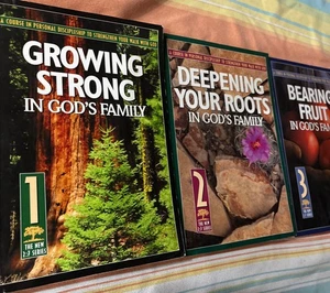 In God's Family: Growing Strong, Deepening Your Roots, Bearing Fruit(2:7 Series) - Bild 1 von 6