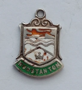 VINTAGE SILVER BRACELET CHARM HUNSTANTON TRAVEL SHIELD PLACE NAME CHARM. CH1-3 - Picture 1 of 2