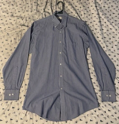 Camisa de vestir VanHeusen para hombre azul y blanco a rayas pequeña regular Foto 1 de 4