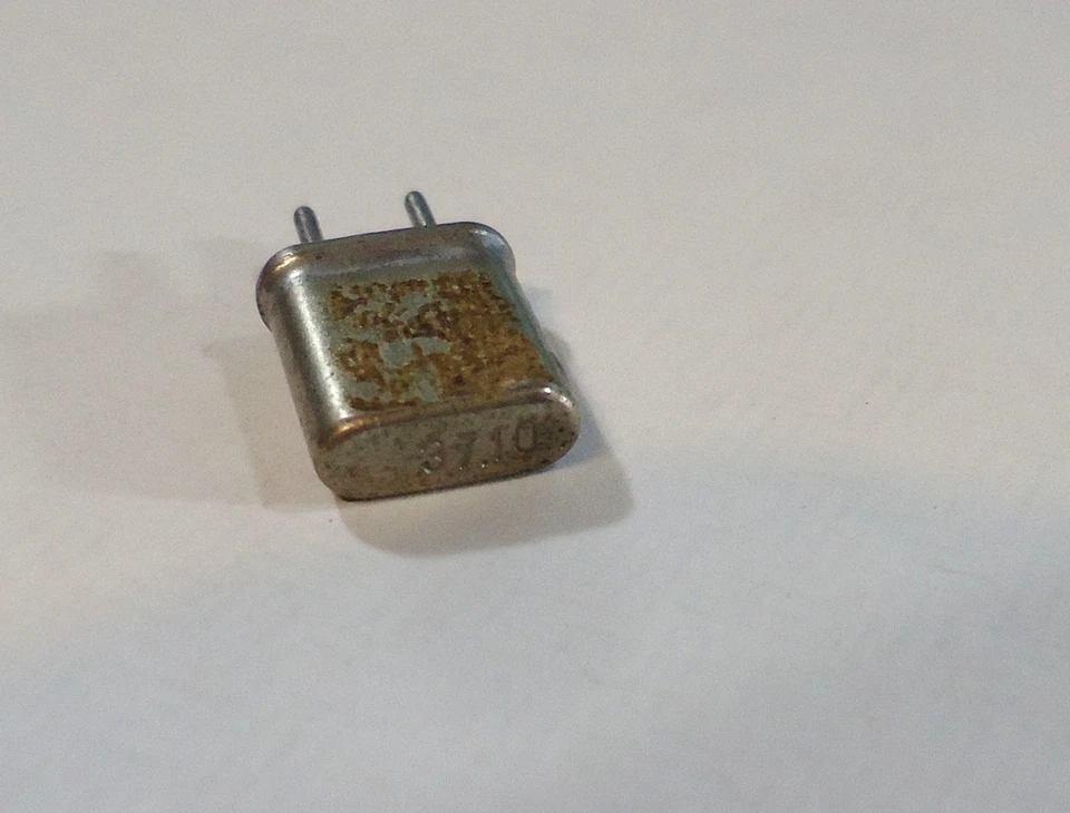 Cristal de escáner - 37,1000 MHz - 10,7 iF - 0,039 pines - Regency - HC-25/U Foto 1 de 1