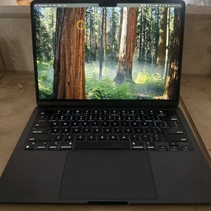 Apple MacBook Air 13 in 2022 Space Gray/Apple M2 3.49 GHz, 256 GB 8 GB 8-Core - Picture 1 of 3