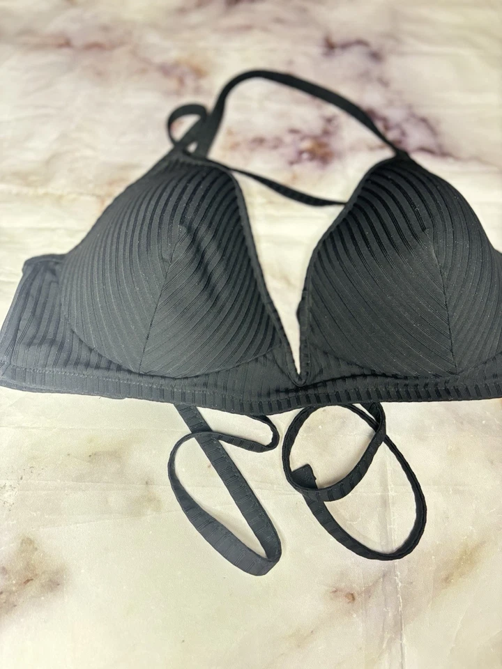 Top de bikini bandeau fruncido acanalado negro talla 38D Shade & Shore para mujer Foto 1 de 4