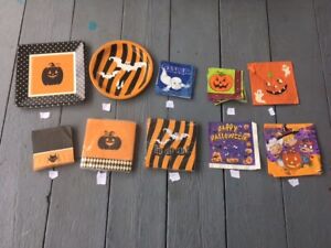 86 piece lot of paper halloween plates and napkins different patterns