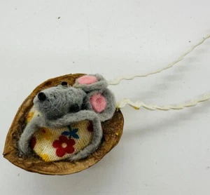 Vintage Ornament Mouse In Nut - Picture 1 of 4