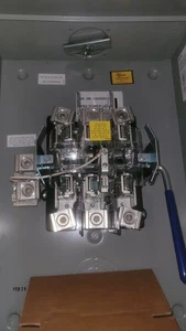 New Eaton UTE7213CFLCH 200A 3 Phase 7 Jaw Over/Under Feed BYPASS Meter Socket - Picture 1 of 3
