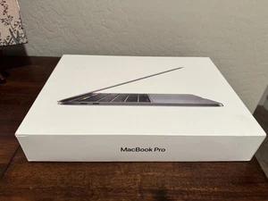 Apple MacBook Pro 13 pouces A2289 gris sidéral 16 Go, barre tactile 512 Go, boîte vide uniquement - Photo 1/8