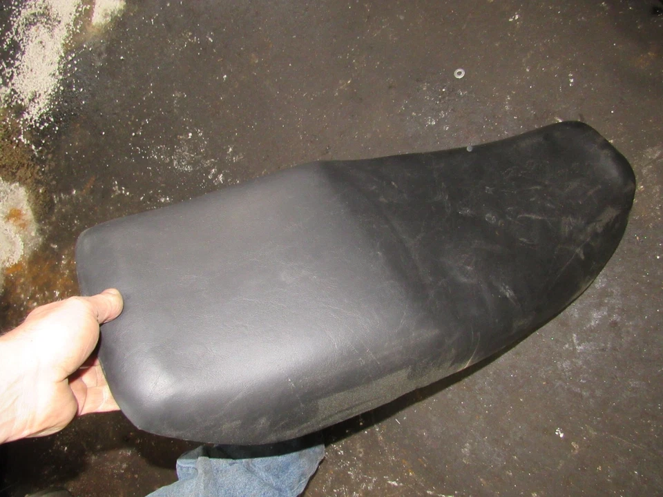 Honda CB250 1999 Nighthawk asiento sillín sin rasgaduras Foto 1 de 1