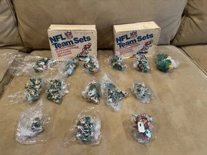 Vintage Tudor NFL Electric Football Lot of 148 Players Kicker Bases Parts - Bild 1 von 18