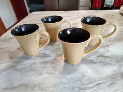 LOT of 4 Corning CORELLE  Hearthstone MAIZE Yellow Stoneware Mugs 4 "  MINT! - Image 1 of 4