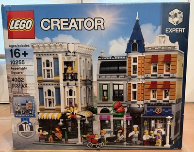 New LEGO Creator Expert Assembly Square Modular (10255) - Retired, Fast Shipping - Image 1 of 4