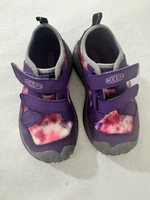 Туфли туристические водонепроницаемые KEEN для девочек размер 10 скоростей гончая фиолетовые легкие на ремешках - Изображение 1 из 4