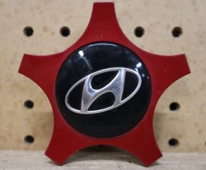 Hyundai Veloster 52960-2V000 OEM Center Wheel Hub Cap Rim Cover Star 70813 RED - Picture 1 of 4