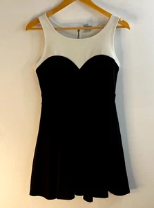 Bettina Liano Dress Womens Size 10 Black White Sleeveless Round Neck Flared Zip - Picture 1 of 13