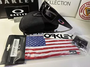 Oakley Batwolf Bundle • OO9101 Matte w Polarized Black • USA Icons + Clam Bag - Picture 1 of 6