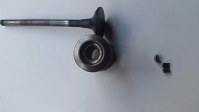 Hyundai Galloper II 1 X Inlet Valve with Spring 2,5 Td 73 Kw for D4B2 Motor - Image 1 of 2