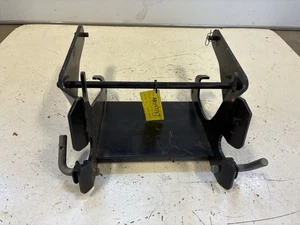 Enganche delantero John Deere OEM AM147137 X590 Y OTROS B1A - Imagen 1 de 3