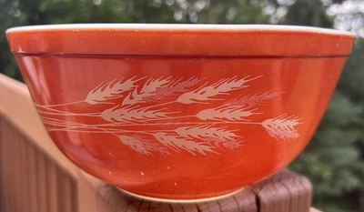Vintage Pyrex 403 Autumn Harvest Wheat Pattern Mixing Bowl 2.5 Qt. USA (#2) - Image 1 of 4