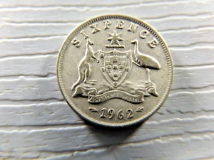 AUSTRALIAN 1962 Sixpence - Picture 1 of 2