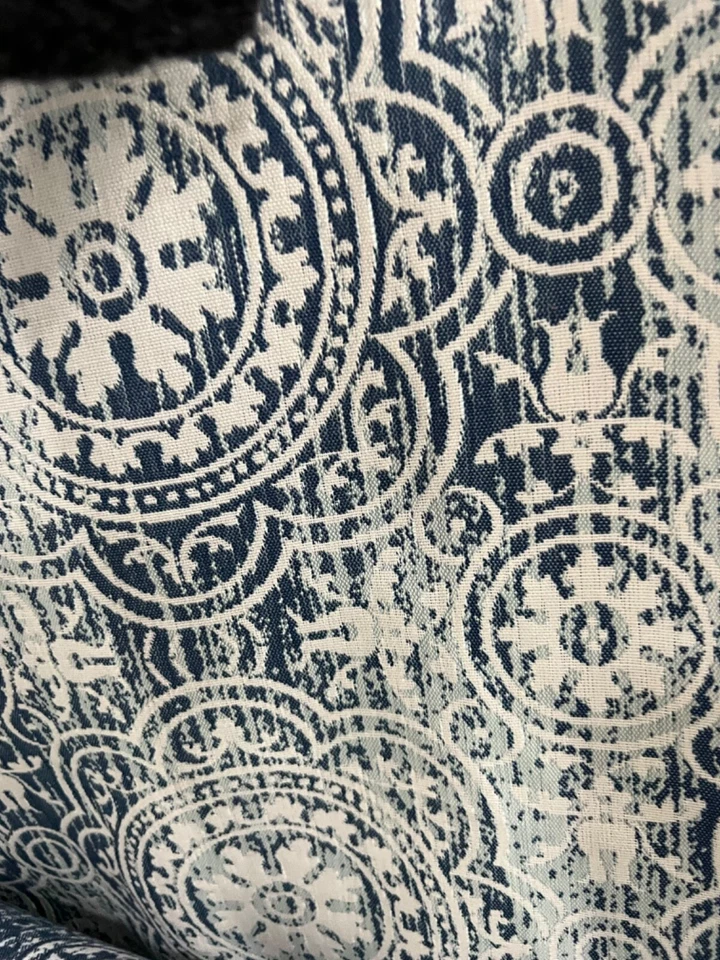 7019911 Outdura 12100 CONSTANTINE NAVY Floral Interior Exterior Foto 1 de 3